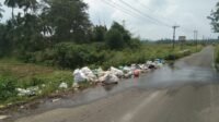 Tumpukan Sampah Mengganggu Pengguna Jalan Lima Kaum Via Rambatan