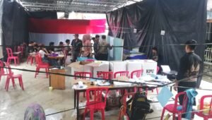 Warga TPS 06 Kelurahan Sukorejo Pagar Alam Kecewa Tidak Bisa Milih TPS Sudah Tutup