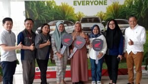 Auto2000 Rantauprapat Serahkan Hadiah Program Serbu Kepada Pemenang Secara Simbolis