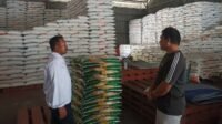 Polres Fakfak Cek Ketersediaan Stok dan Harga Beras di Perum Bulog bulan Ramadhan