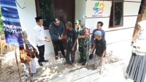 Bantuan Bedah Rumah, Bukti Nyata Kepedulian Bukit Asam untuk Masyarakat