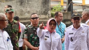 Komandan Kodim 1201 Mempawah dan Bupati Sambangi Korban Kebakaran Pasar Sungai Kunyit