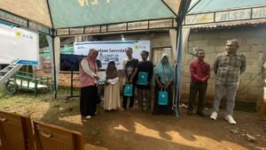 Pegawai PLN S2JB Sisihkan Sebagian Pendapatannya untuk Sambungkan Listrik 506 Warga Kurang Mampu