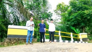 Jembatan Sumber Urip Plakat Tinggi Hampir Ambruk, Pj Bupati Apriyadi Langsung Perbaiki
