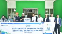 Kepala Dinas DPPKBP3A Terima Bantuan Paket Asupan Tambahan untuk Anak Stunting dari YBM PT PLN Cabang Batanghari