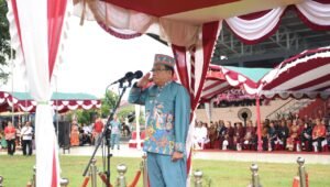 Momen Harjad Ke 218 Kota Kuala Kapuas Diisi dengan Pemberian Piagam Bagi Kades Berprestasi