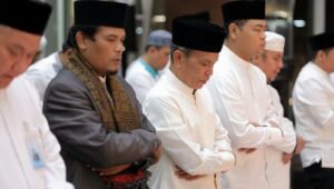 Eratkan Silahturahmi, Sekda SA Supriono Salat Isya dan Tarawih Berjamaah bersama Jajaran BSB