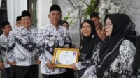HUT PGRI Ke-78, Pemkab OKI Beri Apresiasi Guru Berprestasi
