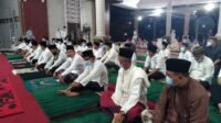 H.Elman Awali Safari Ramadhan dengan Sholat Tarawih bersama di Pendopoan Rumdin Wako Prabumulih