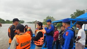 Perahu Getek Karam, Dua Penumpang Selamat, Dua Masih Dalam Pencarian