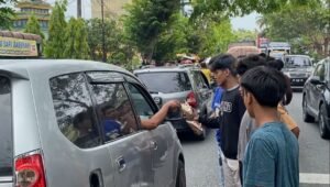 Pemuda Gopla dan Kodrat Kompak Deklarasi Damai dan Bagi-bagi Nasi Bungkus di Perbaungan