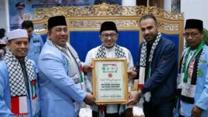 Bupati Tanah Datar Terima Kunjuangan BKPRMI Dan Abu Omar Alfarouk Dari Gaza Palestina