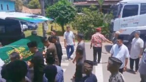 Istri Anggota Dewan Prabumulih Wafat, H. Arlan Melayat