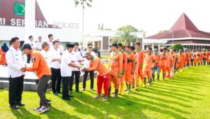 Ribuan Petugas Kebersihan dan Tukang Ojek di Muba Dapat THR dari Pj Bupati Apriyadi