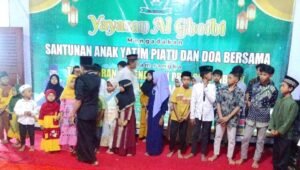 Pembina Yayasan Al Ghoibi Tulungagung : Santuni Puluhan Anak Yatim Piatu