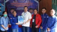 Fransiskus Diaan Kembalikan Berkas Pendaftaran Sebagai Bakal Calon Bupati ke DPC Partai Demokrat Kapuas Hulu