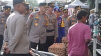 Jelang Hari Raya Idul Fitri 1445 H, Kapolda Sulbar Cek Harga Bahan Pokok di Pasar Wonomulyo