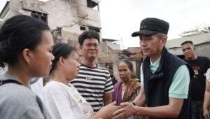 Rasakan Duka Mendalam, Ratu Dewa Beri Bantuan Korban Kebakaran di Puncak Sekuning