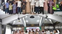 Bupati Batanghari dan Istri Ikuti Yasinan dan Tahlil dalam Peringatan Haul KH. Guru Syukur