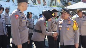 Kapolres Fakfak Hendriyana Ingatkan Personil Jaga Dan Layani Masyarakat Dengan Baik