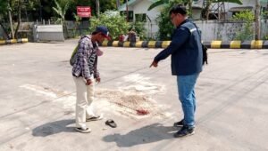 Pemotor VS Truk Fuso, Satu Tewas Ditempat dan Korban Lain Dilarikan ke RS