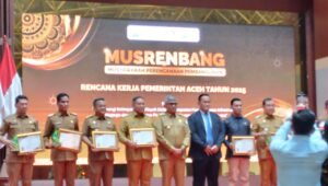 Pj Bupati Aceh Tamiang Terima Anugerah Perencanaan Prof A Madjid Ibrahim