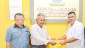 Berstatus ASN, H. Harun Mantapkan Tekad Ambil Formulir Pendaftaran Cawako Prabumulih
