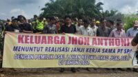 Keluarga Jhon Anthoni dan masyarakat Demo PT. SPA Desa Semeteh Kabupaten Musi Rawas