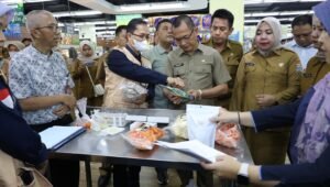 Sekda Pemkot Palembang Sidak Sejumlah Supermarket