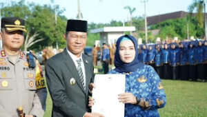 Pj Wali Kota Prabumulih Serahkan SK kepada 595 PPPK Formasi Tahun 2023