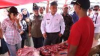 Jelang Idul Fitri, Pj Gubernur Sulbar Pantau Pasar Tradisional Mamuju