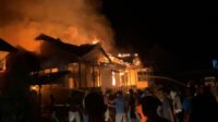 Dua Rumah Dinas Kesehatan Kapuas Hulu Terbakar, Kerugian Diperkirakan Rp 500 Juta