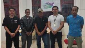 Tidak Miliki Dokumen Resmi, Imigrasi Putussibau dan Satgas Catur BAIS Amankan Seorang WNA Asal Malaysia