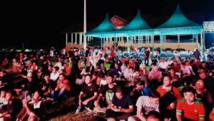 Antusias Masyarakat Aceh Tamiang Ikuti Nobar Indonesia vs Uzbekista Yang di Bikin Disparpora
