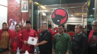 Anton Nurdin Kembalikan Berkas Formulir Ke DPC PDI-P Palembang