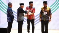 Peringati HUT Ke-44, Wapres Serahkan Secara Simbolis Mobil Perpustakaan Keliling untuk Pemkab Fakfak