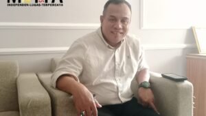 Satpol PP Kota Malang Tindak Tegas Banner Reklame Bacawali Tak Berijin