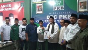 Richi Aprian SH MH, Antarkan Langsung Formulir Pendaftaran Bakal Calon Bupati Ke DPD PKB Tanah Datar