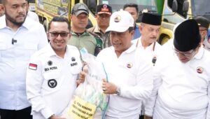 DPP Gebu Minang Salurkan Bantuan Sembako Untuk Korban Bencana Di Sumatera Barat