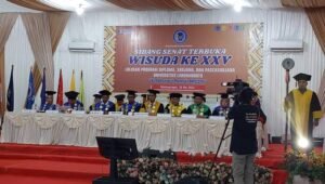 Sebanyak 246 Lulusan Program Sarjana Ke XXV Dan Pascasarjana Ke III Di Wisuda Universitas Labuhanbatu.