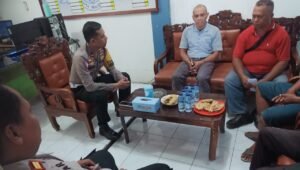 Peduli Keselamatan Masyarakat, Kasat Lantas Polres Fakfak Rangkul Ketua Pangkalan