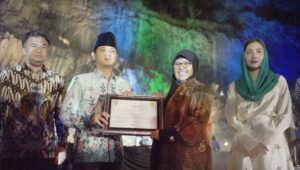 Gunakan REC PLN, Pemkab Trenggalek Jadi Inisiator Penggunaan Energi Bersih di Lingkungan Pemerintah Daerah di Jatim