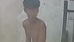 Lelaki Misterius Hantui Warga Pelita, Terekam Lakukan Masturbasi di Depan Rumah Warga