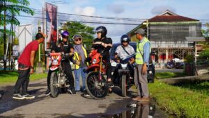 Bupati Kapuas Hulu : Jalan Ibukota Putussibau Bulan Depan Target Pengaspalan