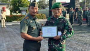 Dandim Mempawah Berikan Penghargaan Prajurit Berprestasi, Ini Prestasi yang Didapatkan