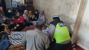 IRT Tewas Disambar Dump Truck