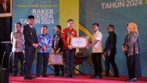 Pemkab Kapuas Hulu Terima 2 Penghargaan dari Pemerintah Provinsi Kalimantan Barat