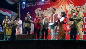 Bupati Fransiskus Diaan : Festival Budaya Kapuas Hulu Wadah Mengembangkan Kebudayaan