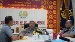 Kemenkumham Sumsel Lakukan Evaluasi Pelayanan Publik pada Imigrasi dan LPKA Palembang