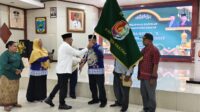 Bupati Untung Tamsil Lepas Kafilah Fakfak Ke MTQ Tingkat Propinsi Papua Barat